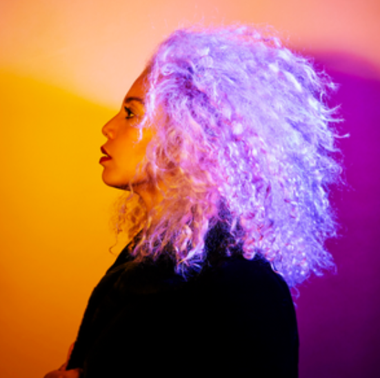 ECHLO’s ‘One Man Show’: The Soundtrack of Fashion-Forward Dreams!