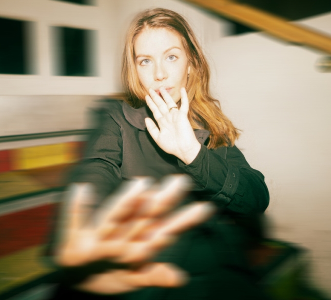 ‘Belly’ by Niamh Regan Shines Bright in the Dark Night of Melancholy – Listen&nbsp;Now