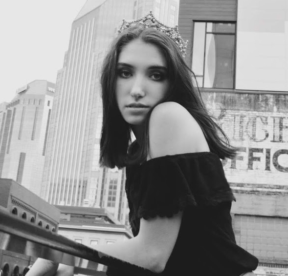 Erin Gibney’s “Exit Signs” Shatters Streaming&nbsp;Records!