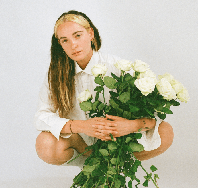 Talk Shit and Beyond: Néomí’s Latest Single Sparks Excitement for Upcoming&nbsp;EP