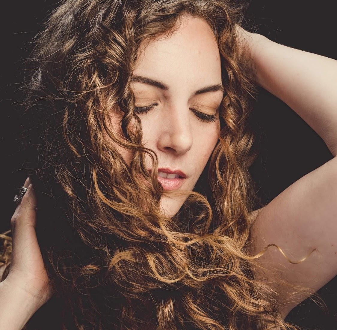 Feeling Desperate? Kissing Thieves’ New Single “Sunset” Offers a Hand Up!