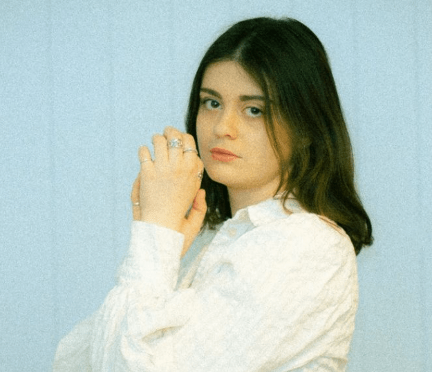 TULLE Sheds Gothic Skin for Raw, Onion-Fueled Catharsis in Debut&nbsp;EP!