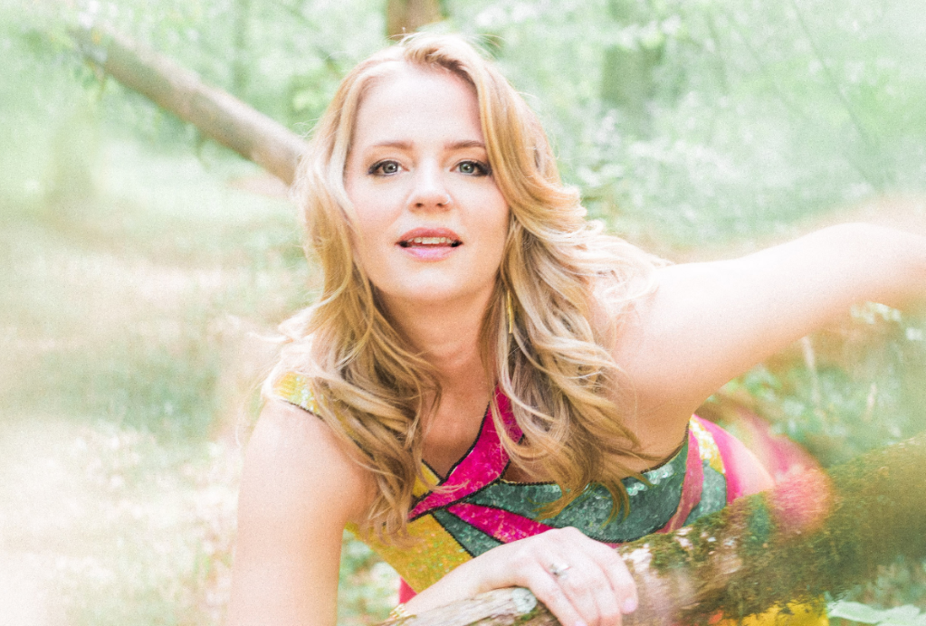 Wave Goodbye to the Past with Carrie Welling’s Empowering New&nbsp;Single