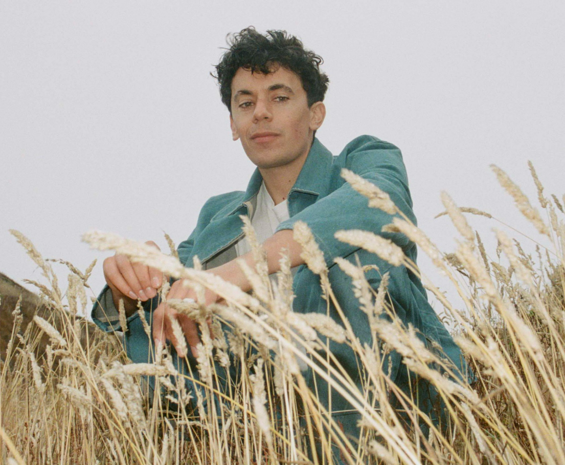 Windser’s Shut Up And Kiss Me Is a Warm, Late-Night Ballad That Captures Intimacy Without Making a Show of It