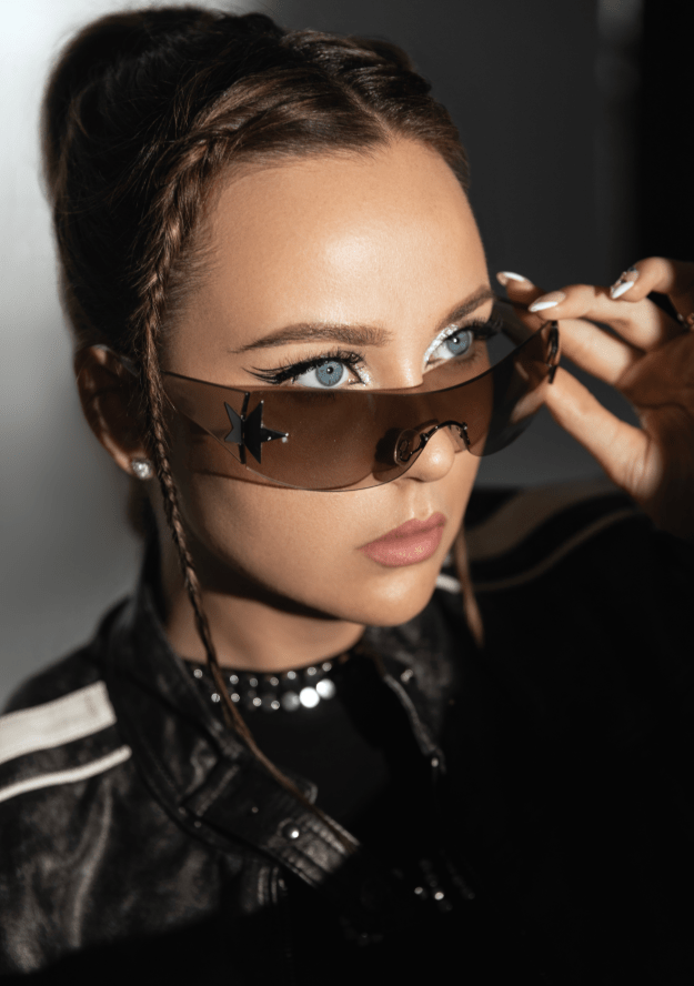 Anna Vee’s ‘Honesty’ Stays Right on the Edge, Daring You to Flinch First