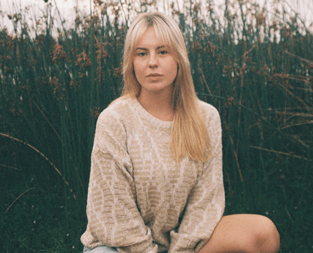 With “Philadelphia,” Clare Perrott Avoids Folk Tropes and Lands on Something Much More Honest and&nbsp;Immediate