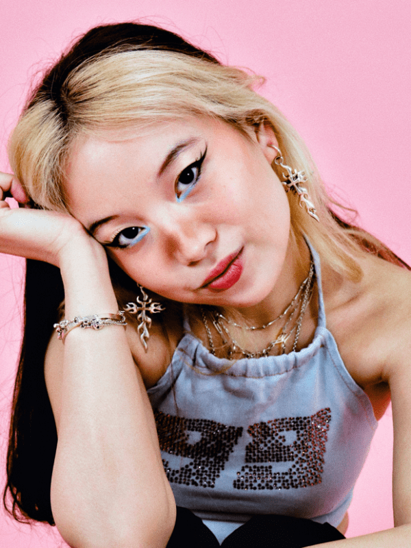 ‘Pop should be fun. Loud. Sweet. A little unhinged. Like baking at 2am:’ Amelie Jat on Stardom, Stage Life, and Still Texting Her Mom About&nbsp;Outfits