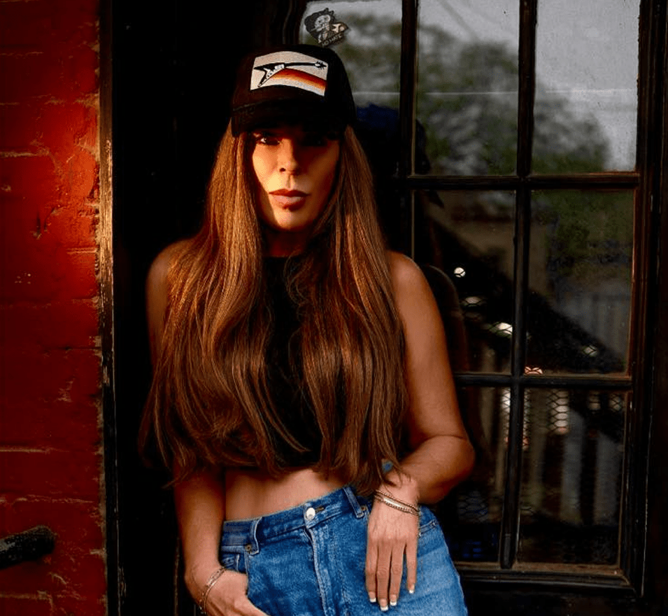 D’Lee Just Dropped “Evel Knievel,” and Honestly? Country Music Just Got Its Spark&nbsp;Back