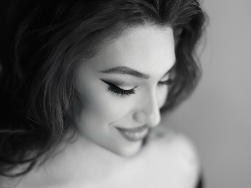 She Came, She Sang, She Slayed — ANASTÁZIE Owns 2025 With&nbsp;“silence”