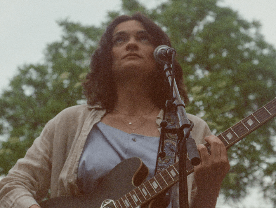 Ginger Winn Trades Resolution for Reverberation on the Beautifully Withheld ‘Freeze Frame’