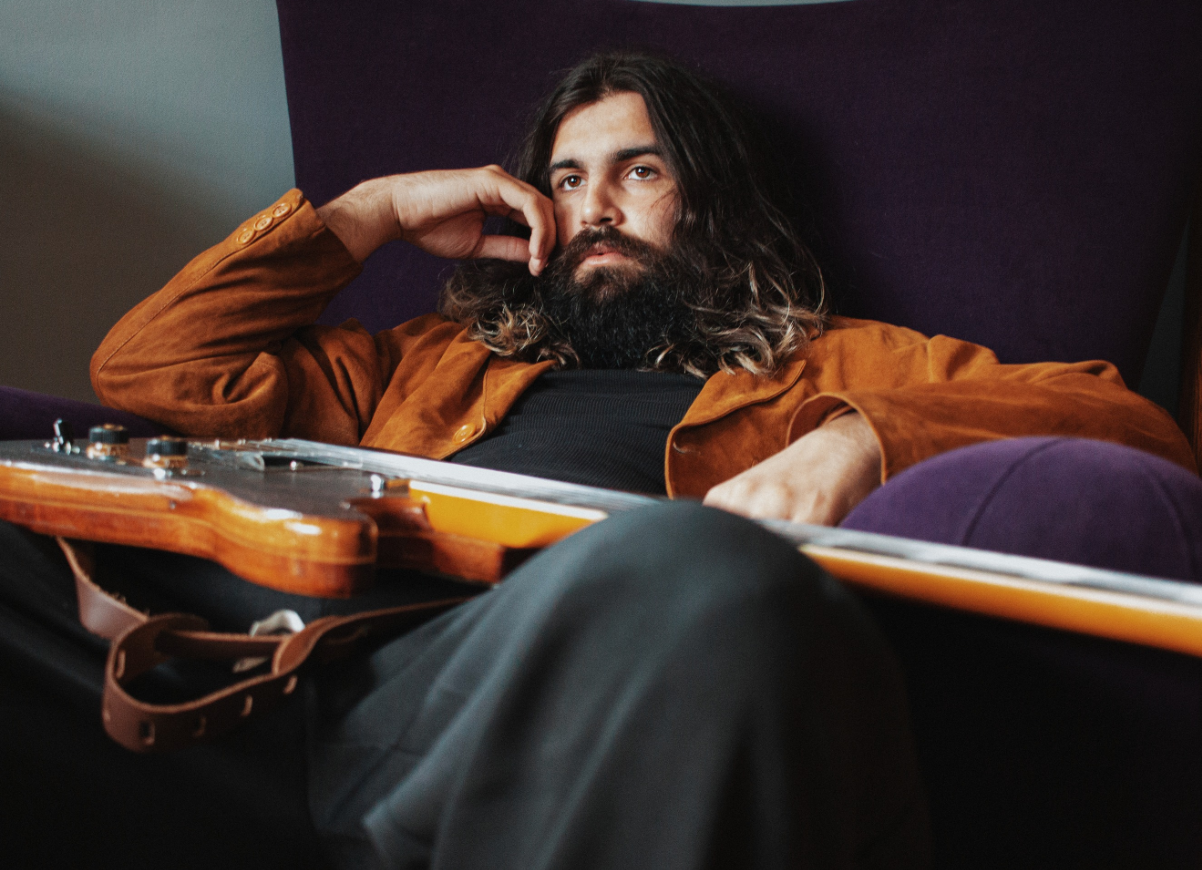 Young Dervish Lets His Fretless Guitar Sing on New Single ‘Jellymaster’
