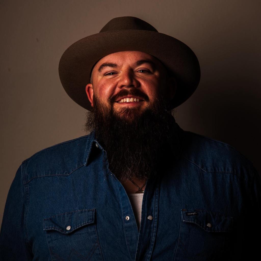 Josh Merritt’s ‘Devil’s Still Red’ Turns Desert Heat Into Pure Country&nbsp;Swagger