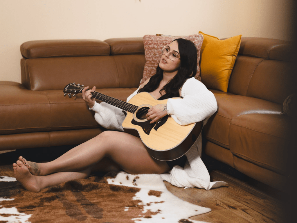 Northern Roots, Southern Warmth: Why Rox Anne’s ‘All Mine’ Is the Country Ray of the&nbsp;Summer