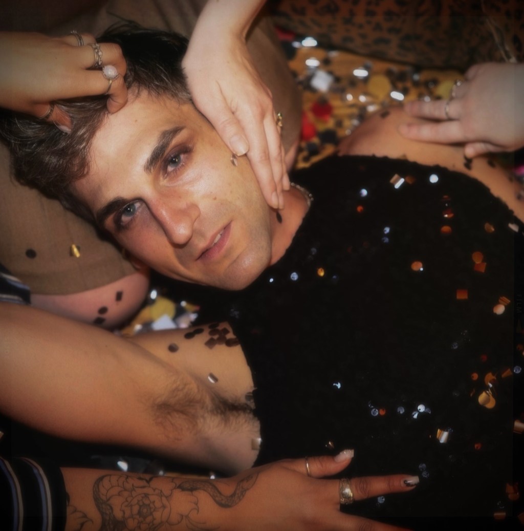 Apres Pompeii Unleashes New Album ‘PAINT’ and It’s Dangerously&nbsp;Addictive