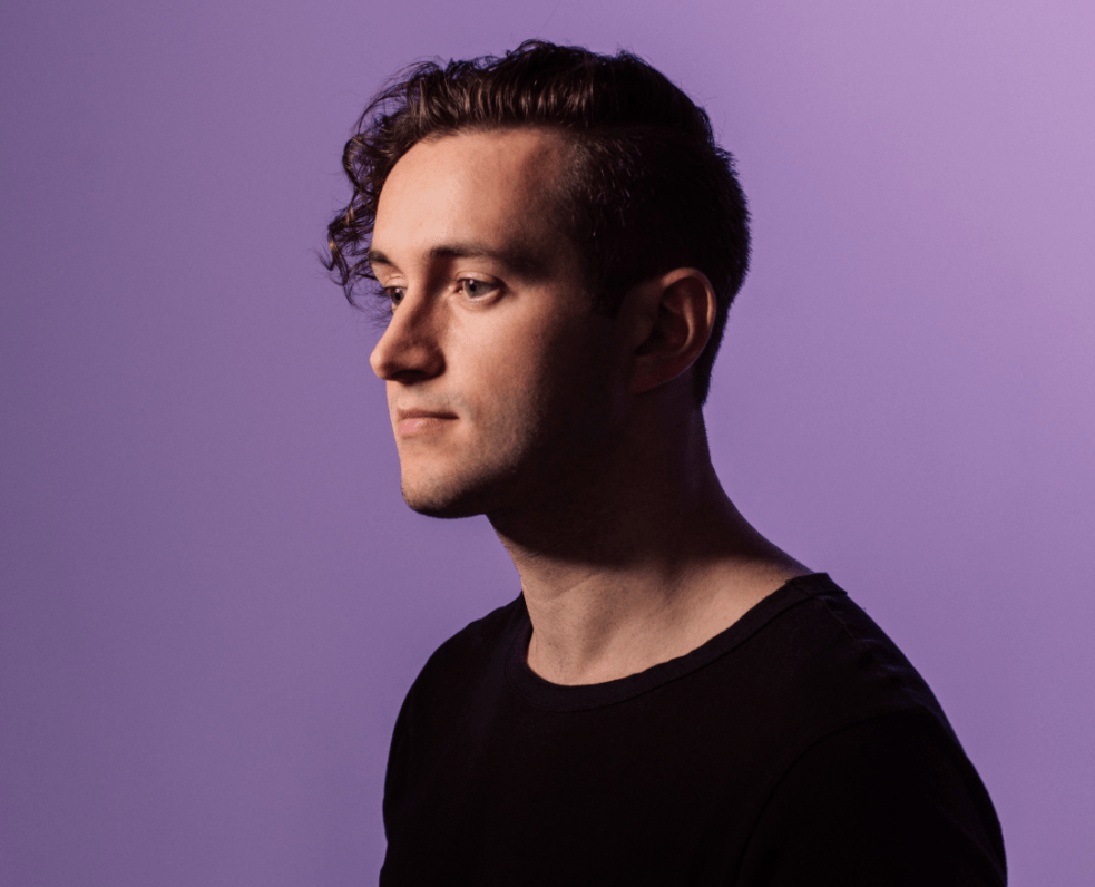 Drew Schueler Dissects the Anatomy of Friendship on the Starkly Beautiful&nbsp;“Mirror”