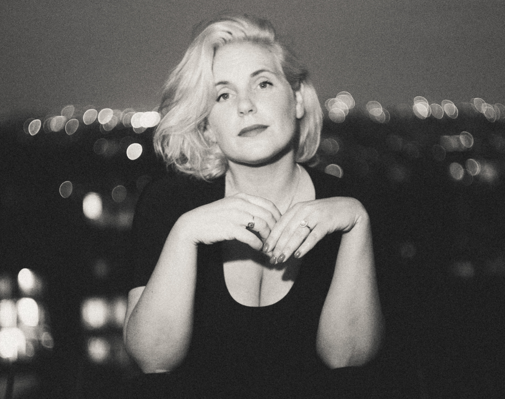 Goosebumps Guaranteed: Nina June Teams With 12-Piece Orchestra on “The Lighthouse (Particles)”