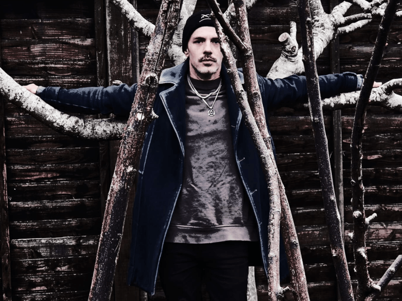 On Debut ICHI, UZU Delivers Hard Rock as Liturgy for a Blackened&nbsp;Sun