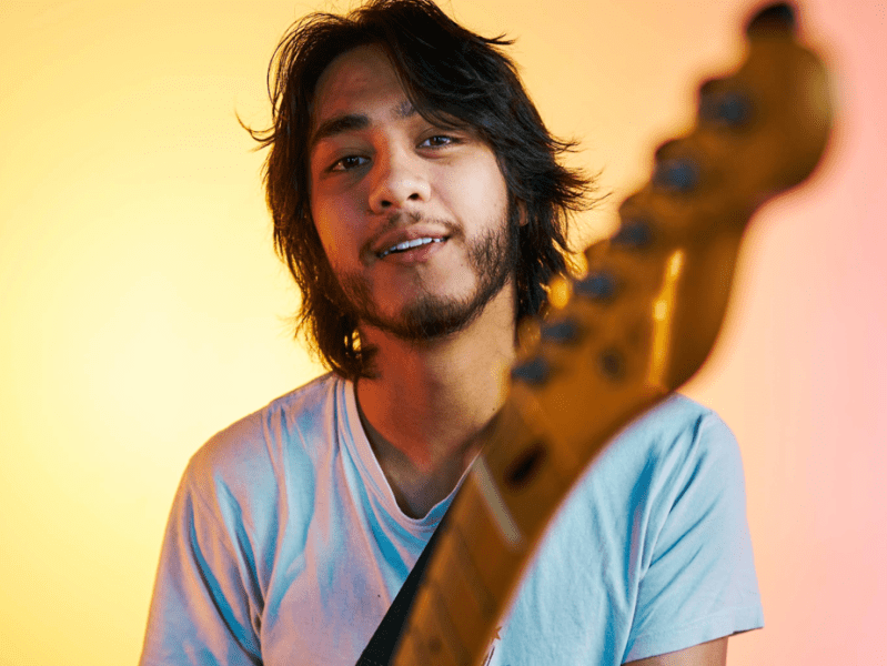 Alive Again Is the Sound of Jon Valenzuela Playing on His Own Terms — All Seven Tracks of&nbsp;It