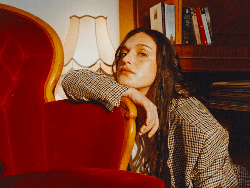 Daniella Binyamin Stuns with Raw Honesty in Her Latest Track ‘Rock n&nbsp;Roll’